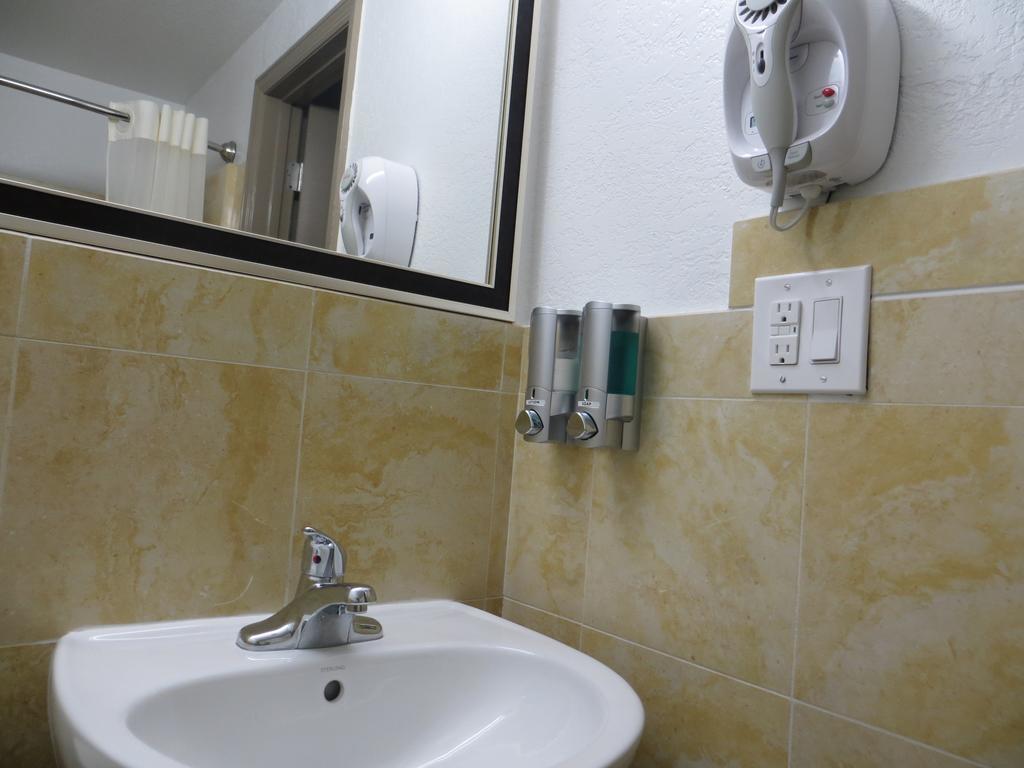 Budget Inn Lake Wales Buitenkant foto